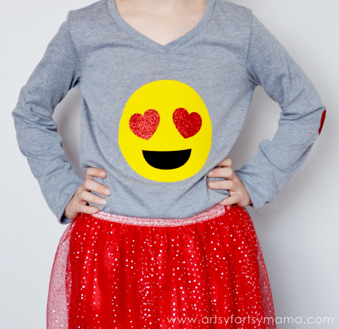 DIY Heart Eyes Emoji Shirt